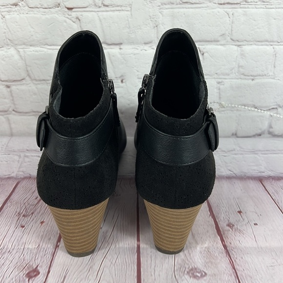 Dr. Scholl's Memory Foam Wedge Heel Karlie Booties Size 11 - Picture 3 of 8